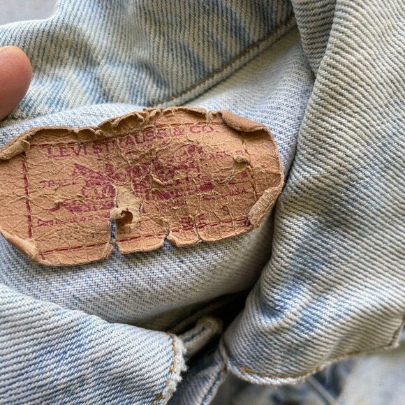 Vintage 1980's Levi's Denim Jacket Trucker Type III Men's Small Light Wash USA - Picture 4 of 9